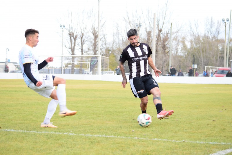 Estudiantes va por la heroica ante Balonpi en el Parque Guerrero